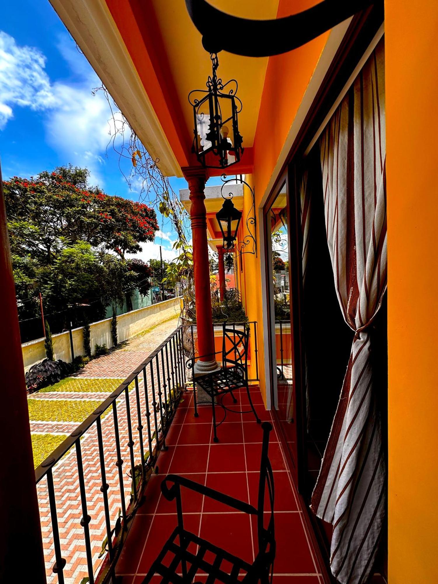 Hotel Jotam Panajachel Exterior photo